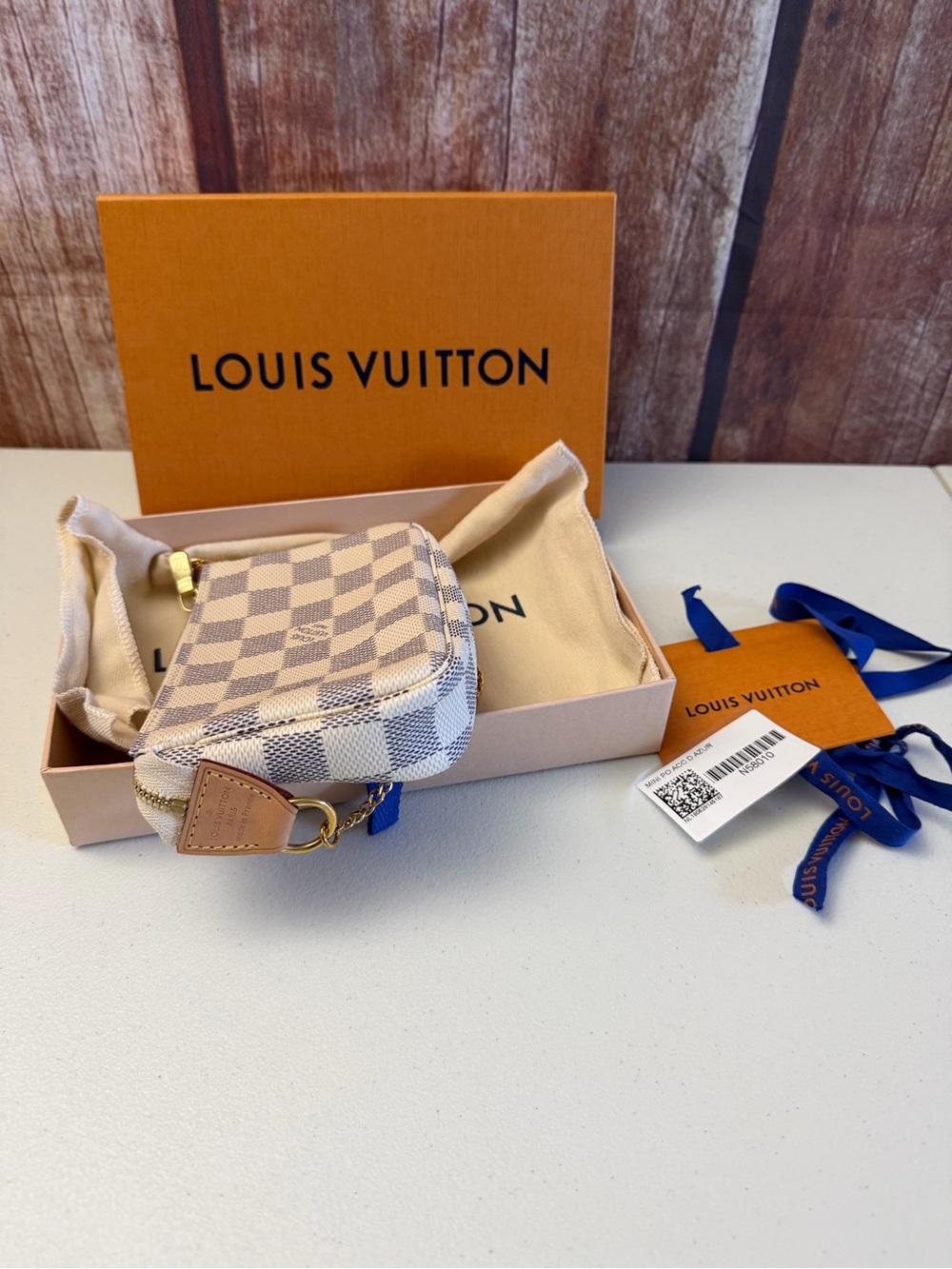 Louis Vuitton Damier Azur Mini Pochette - White/Beige with Gold Chain - Picture 4 of 12